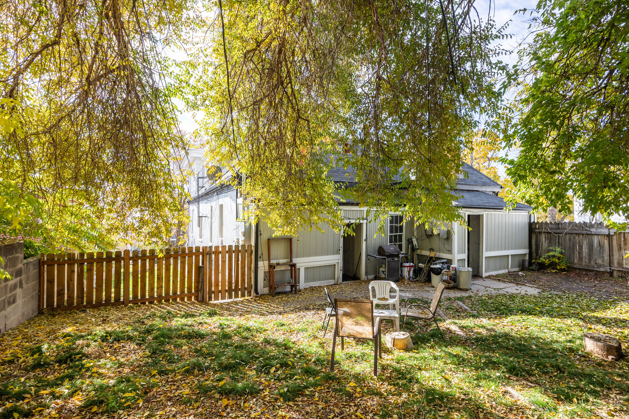 THE AVENUES - Residential Income