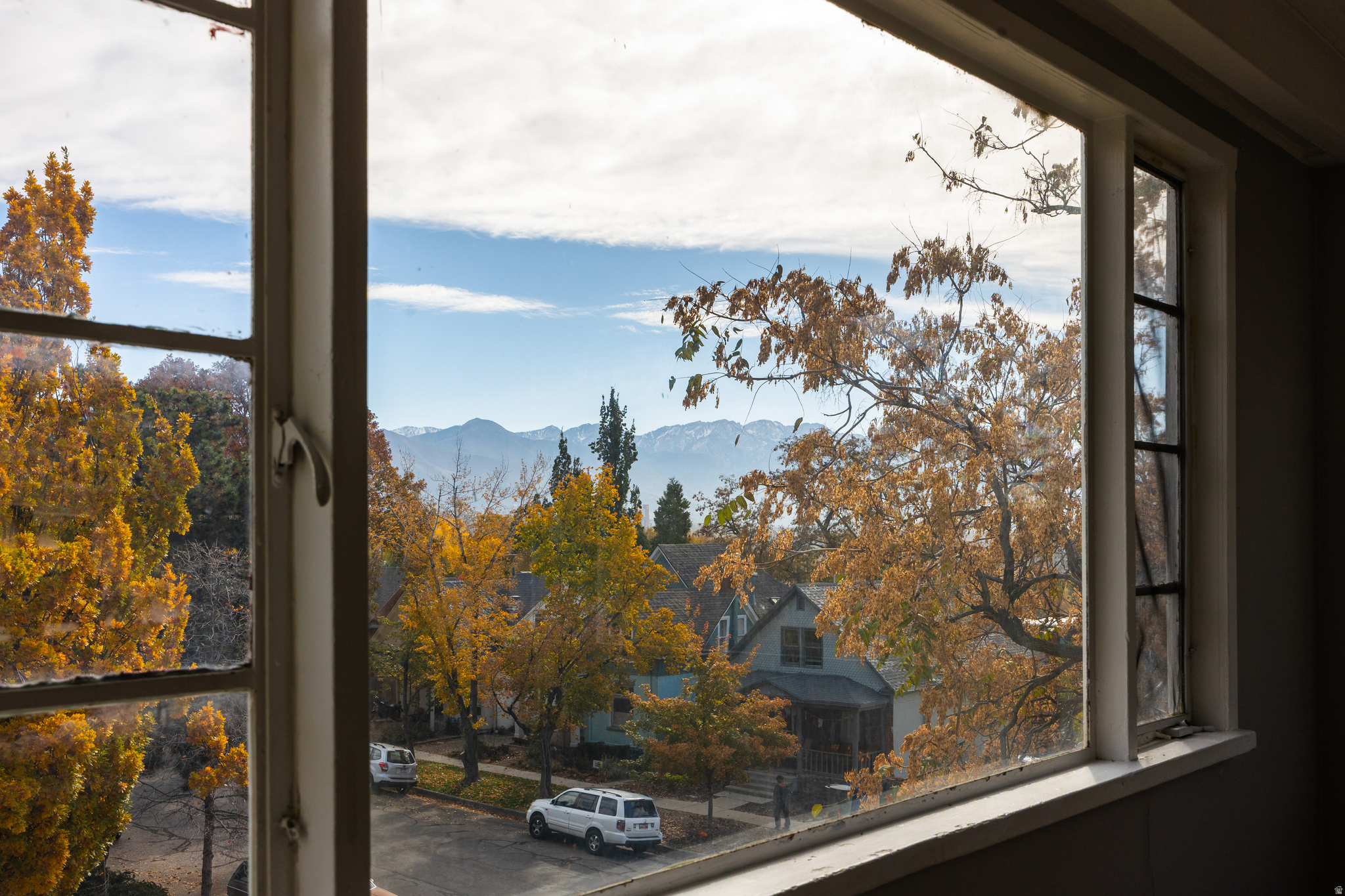 THE AVENUES - Residential Income