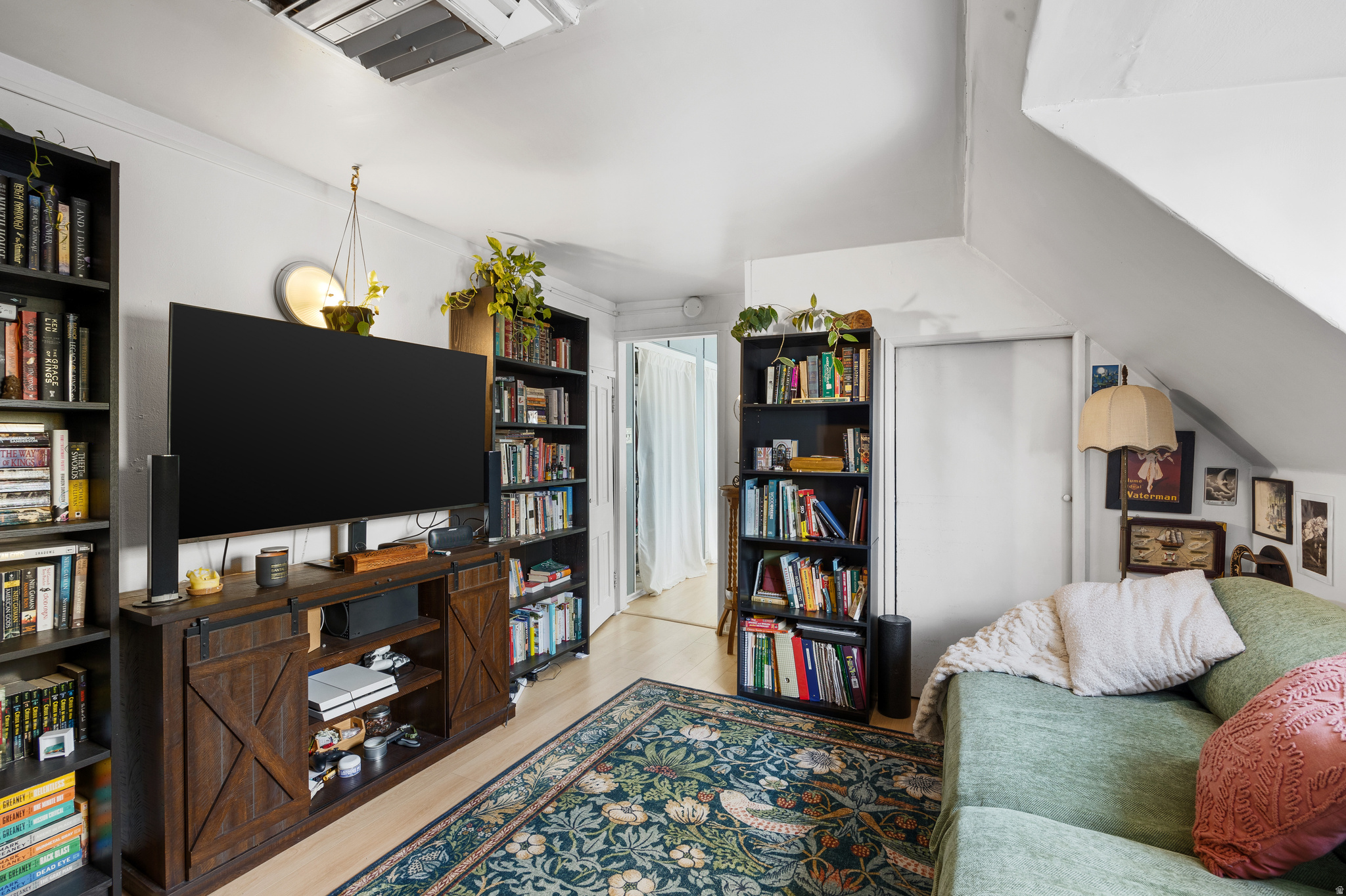 THE AVENUES - Residential Income