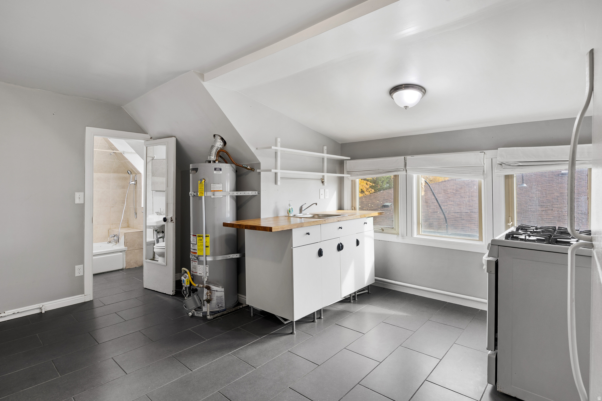 THE AVENUES - Residential Income