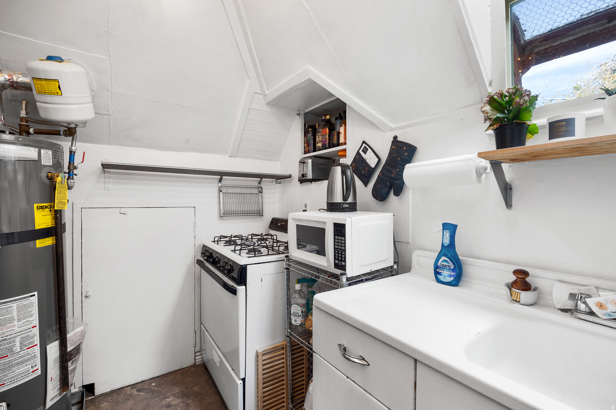 THE AVENUES - Residential Income