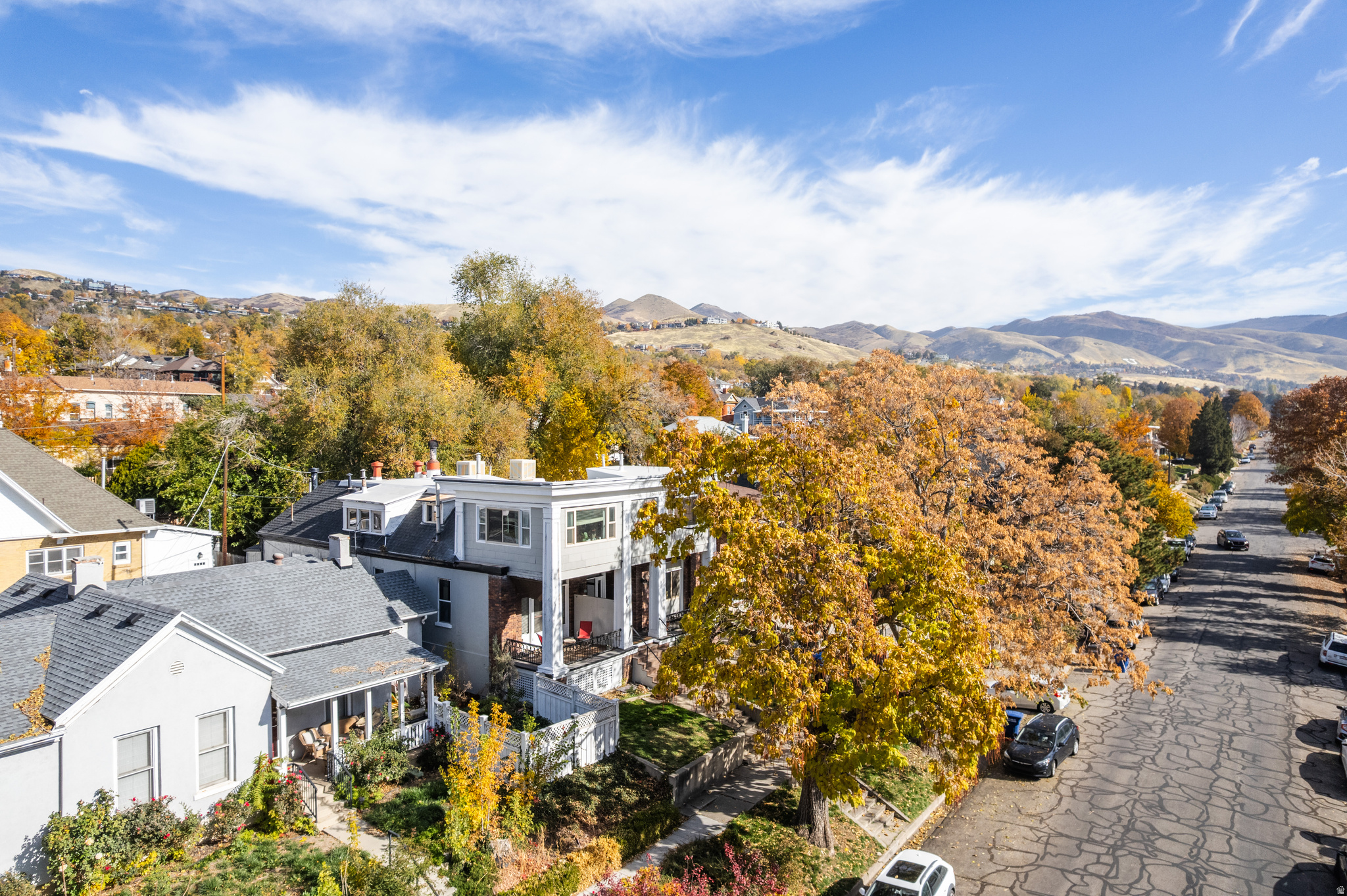 THE AVENUES - Residential Income