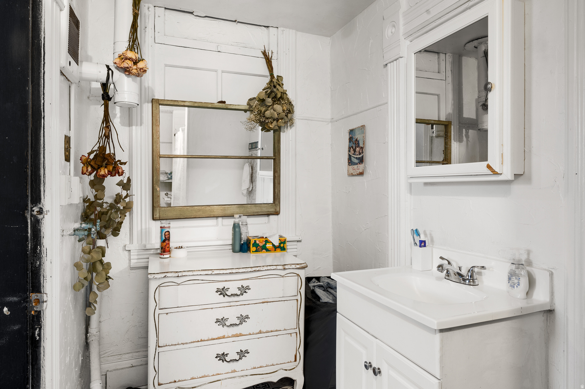 THE AVENUES - Residential Income