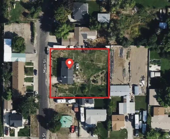 Main image without alt text