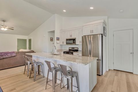 Tiny photo for 40 E 920 N, Santaquin, UT 84655 (MLS # 2126423)