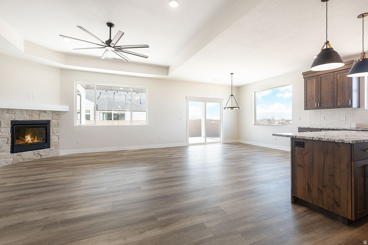 IRON WEST - Residential