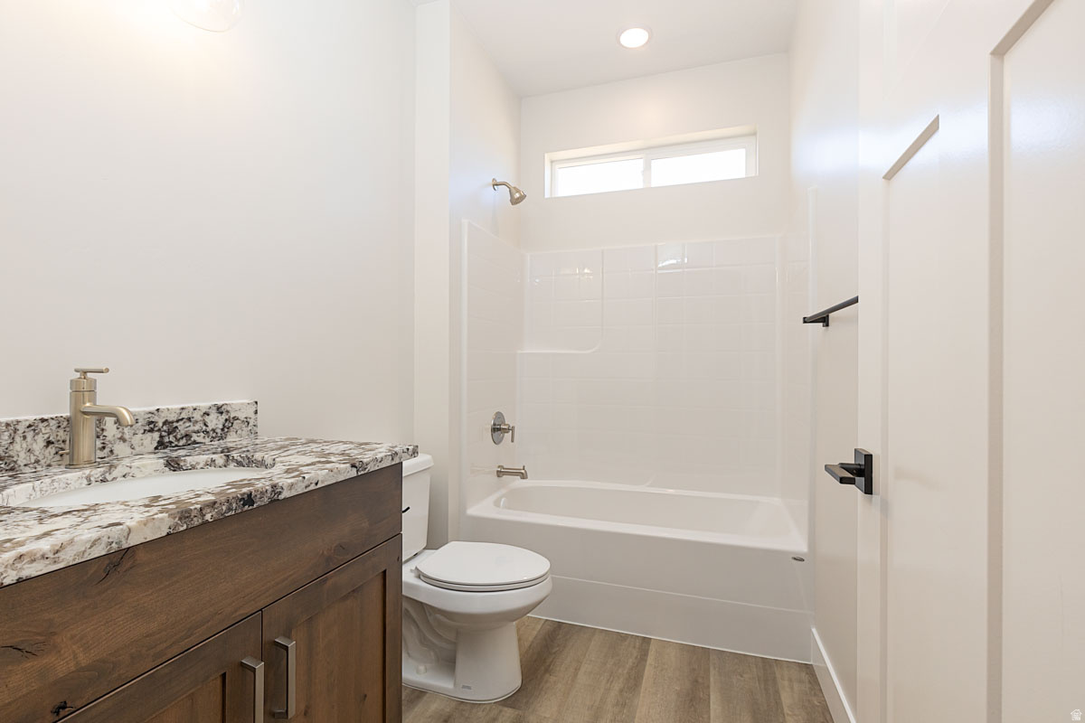 IRON WEST - Residential