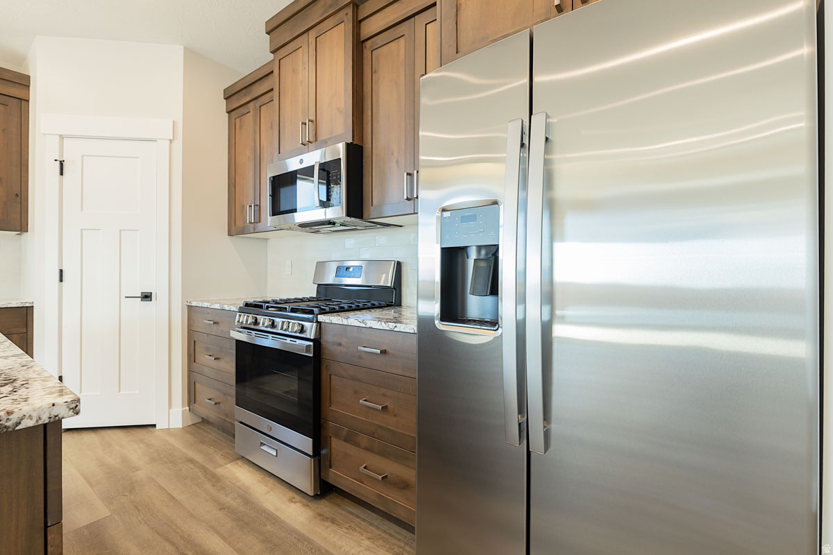 IRON WEST - Residential