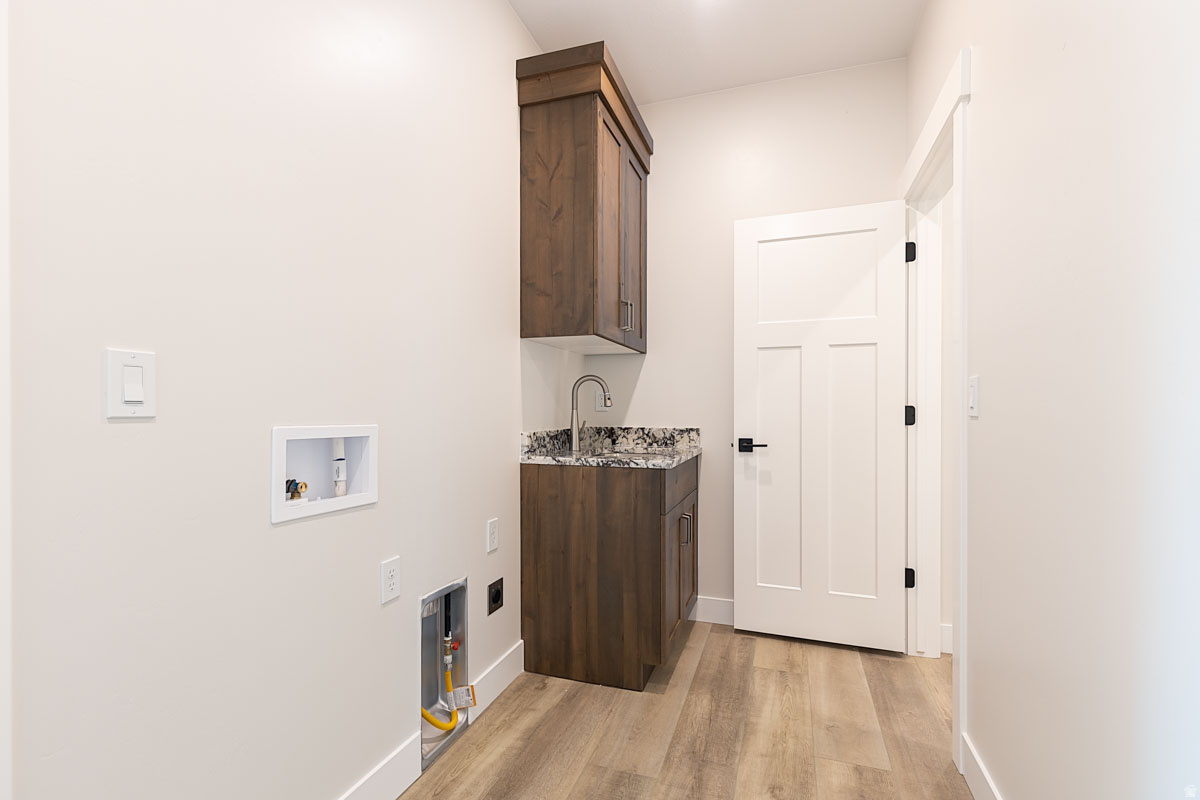 IRON WEST - Residential