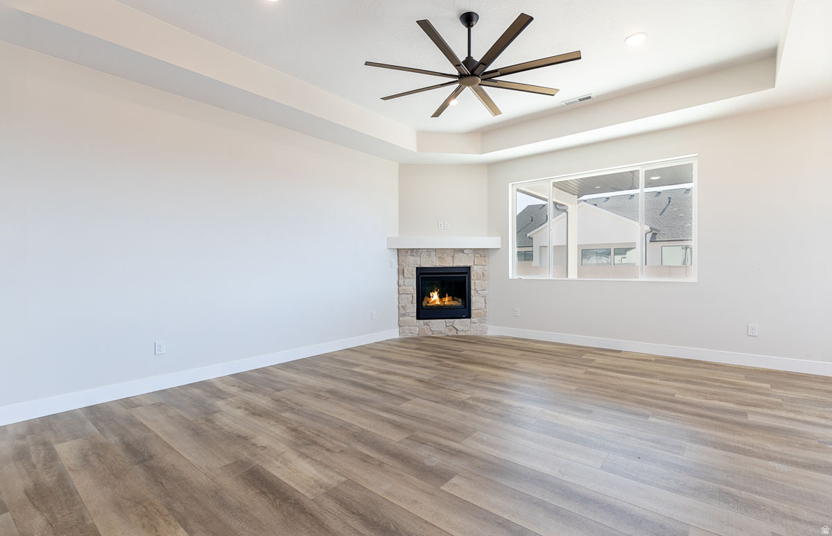 IRON WEST - Residential