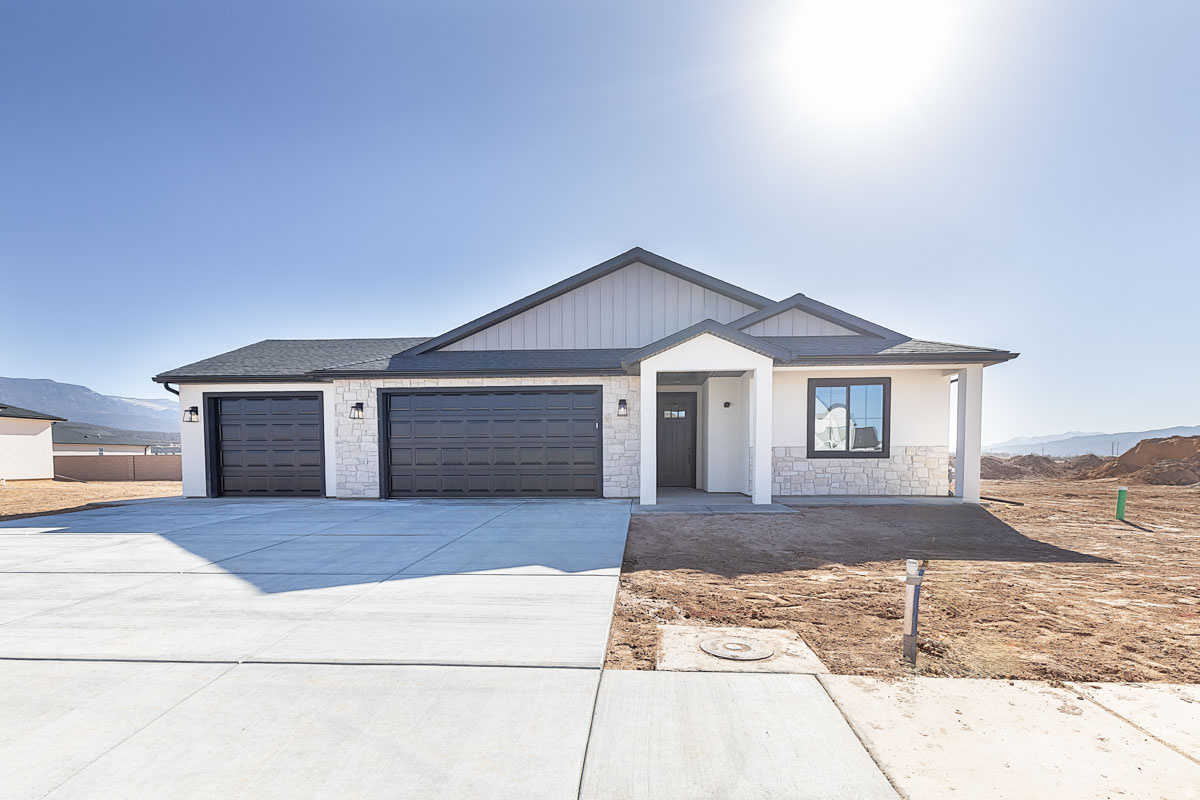 IRON WEST - Residential