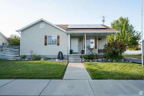 Photo of 2087 E WEEPING WILLOW WAY N, Eagle Mountain, UT 84005 (MLS # 2095337)