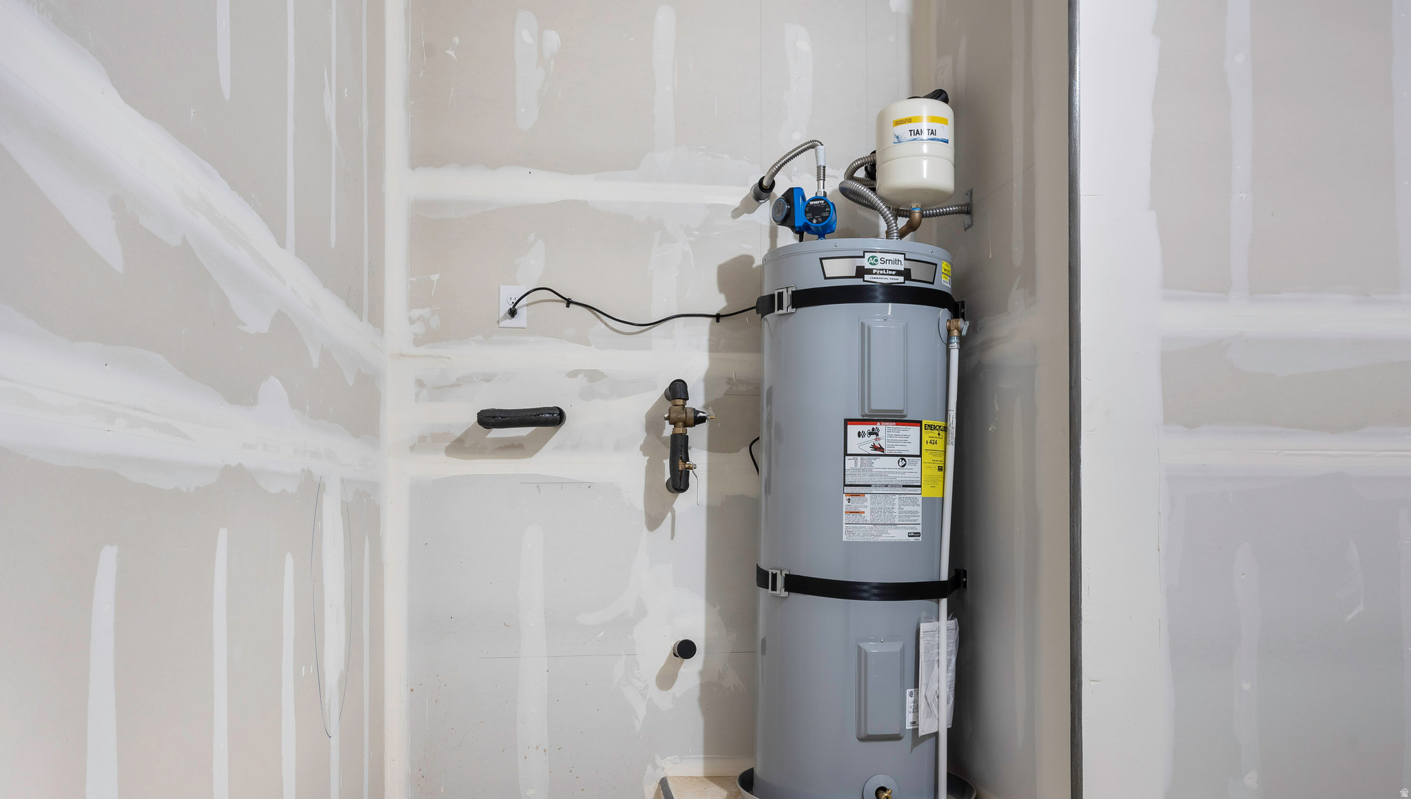 CORRAL HOLLOW AT LONG VALLEY - Residential