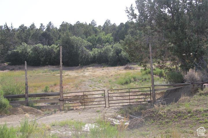Land, Mount Carmel, Utah image 46