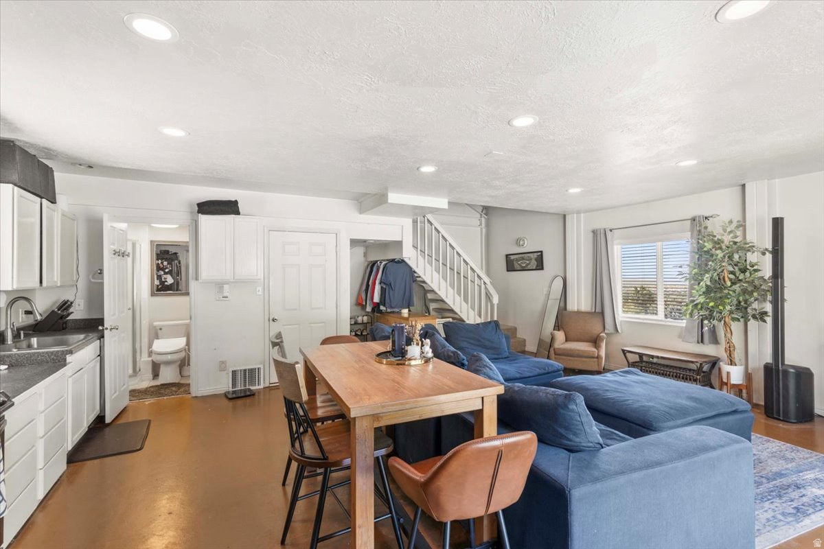 CRESTWOOD SUB - Residential