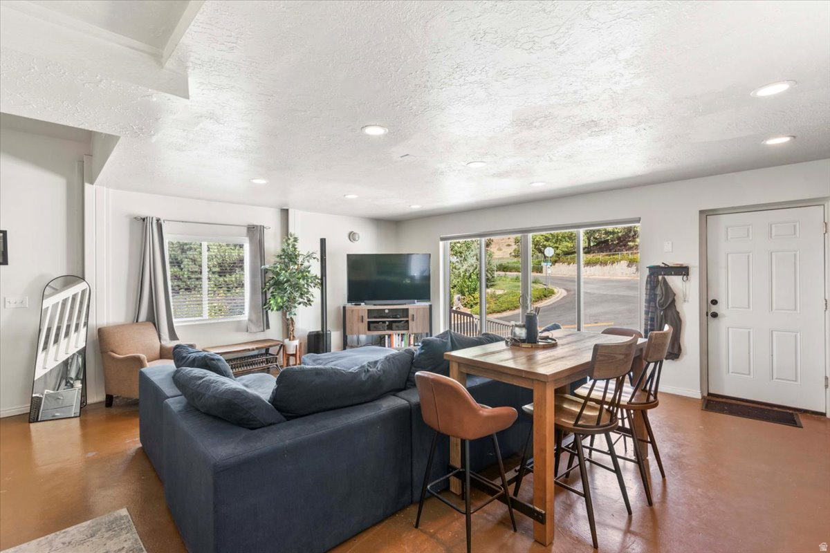 CRESTWOOD SUB - Residential