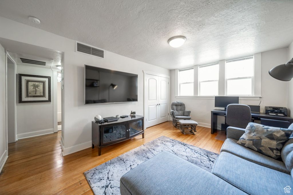 Photo of 555 E 100 S #106, Salt Lake City, UT 84102 (MLS # 2110531)