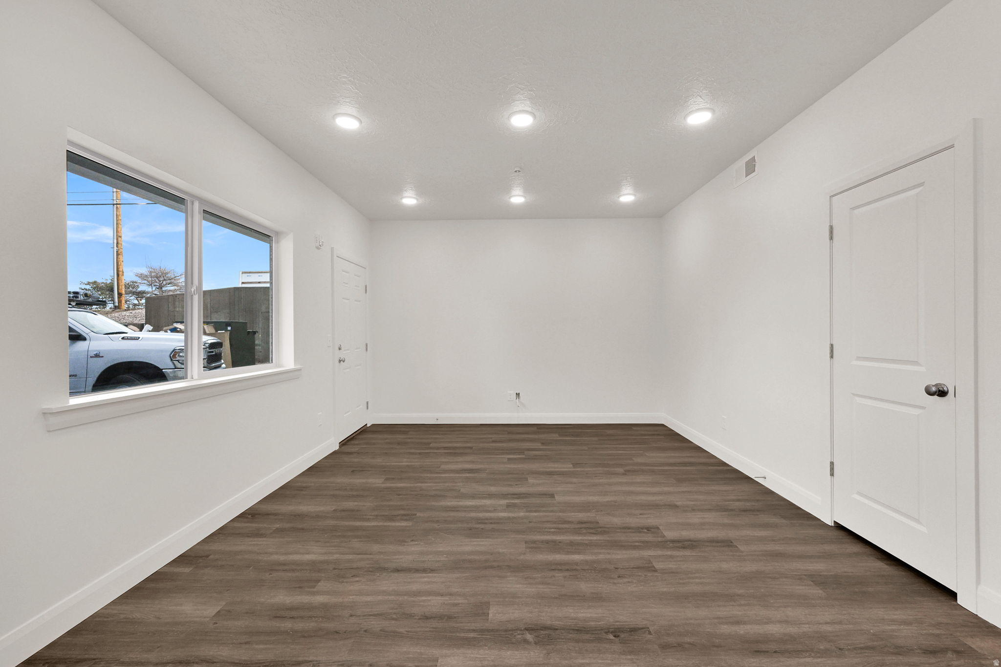 ASPEN APTS - Commercial Sale