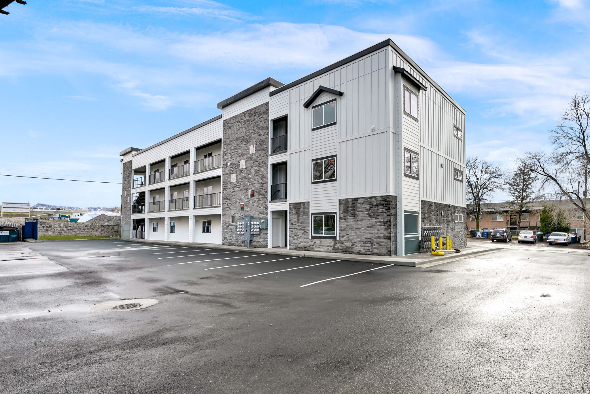 ASPEN APTS - Commercial Sale