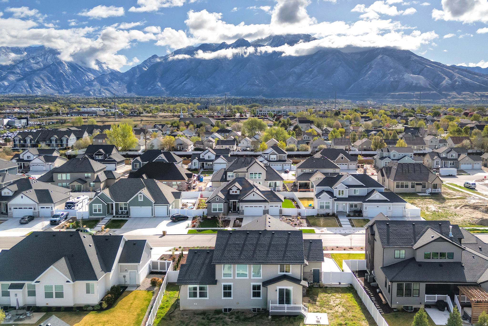 WILLOW CREEK - Residential