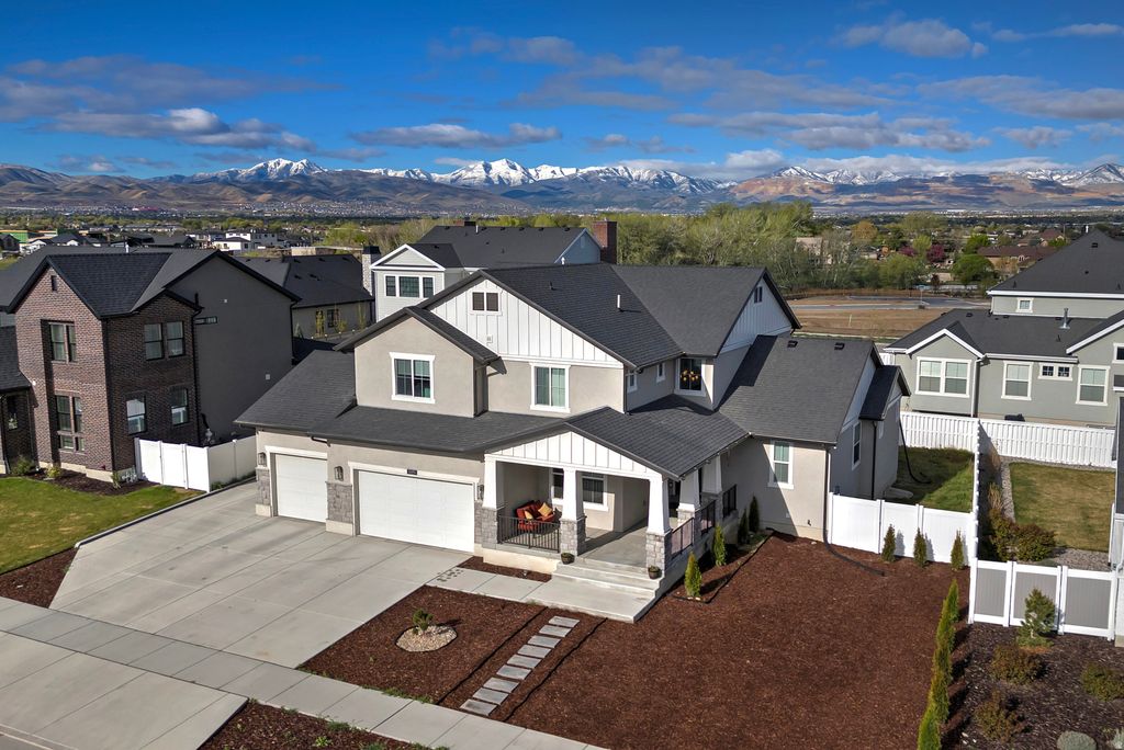 Photo of 11694 S ENGELMANN DR, Draper, UT 84020 (MLS # 2149301)