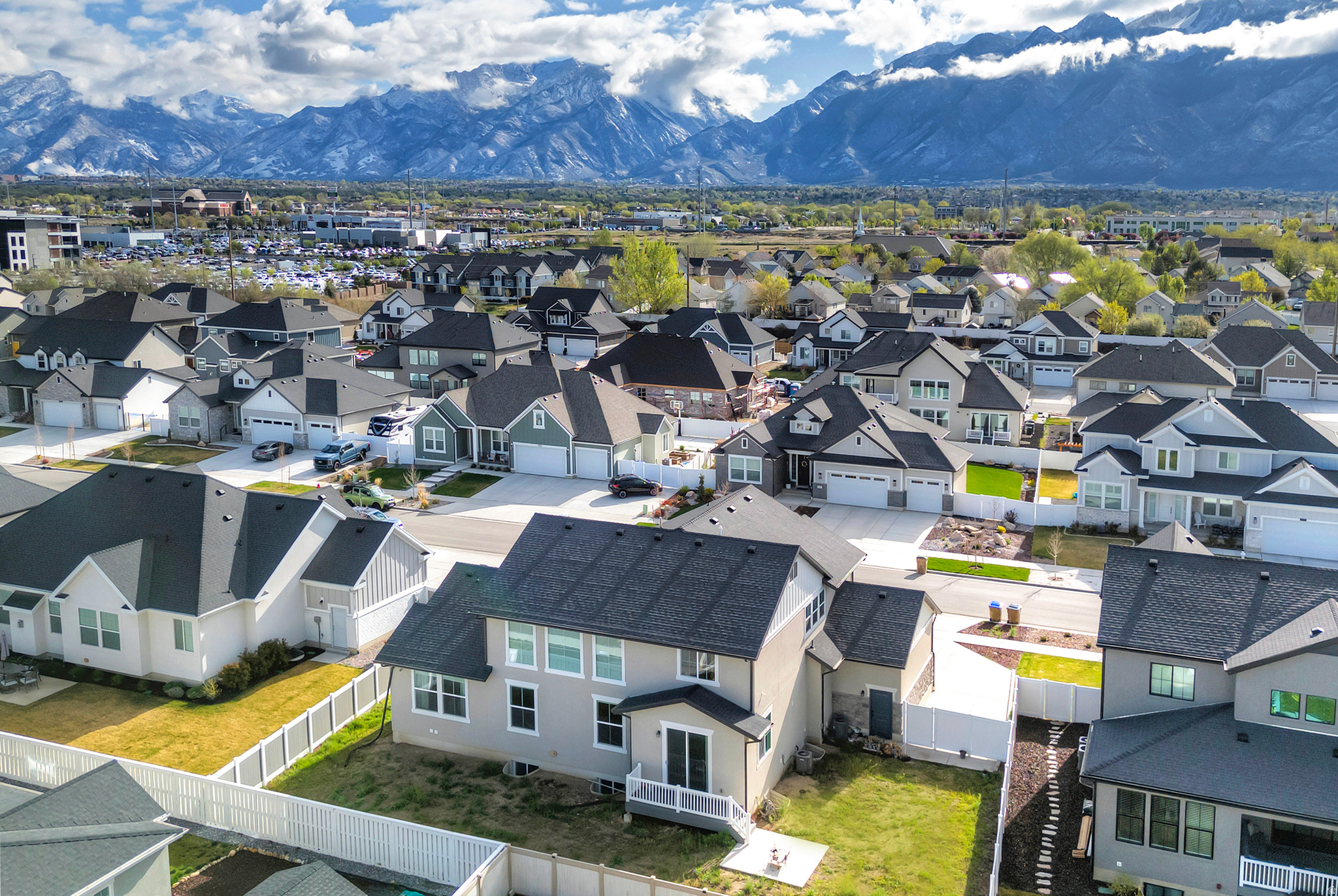 WILLOW CREEK - Residential