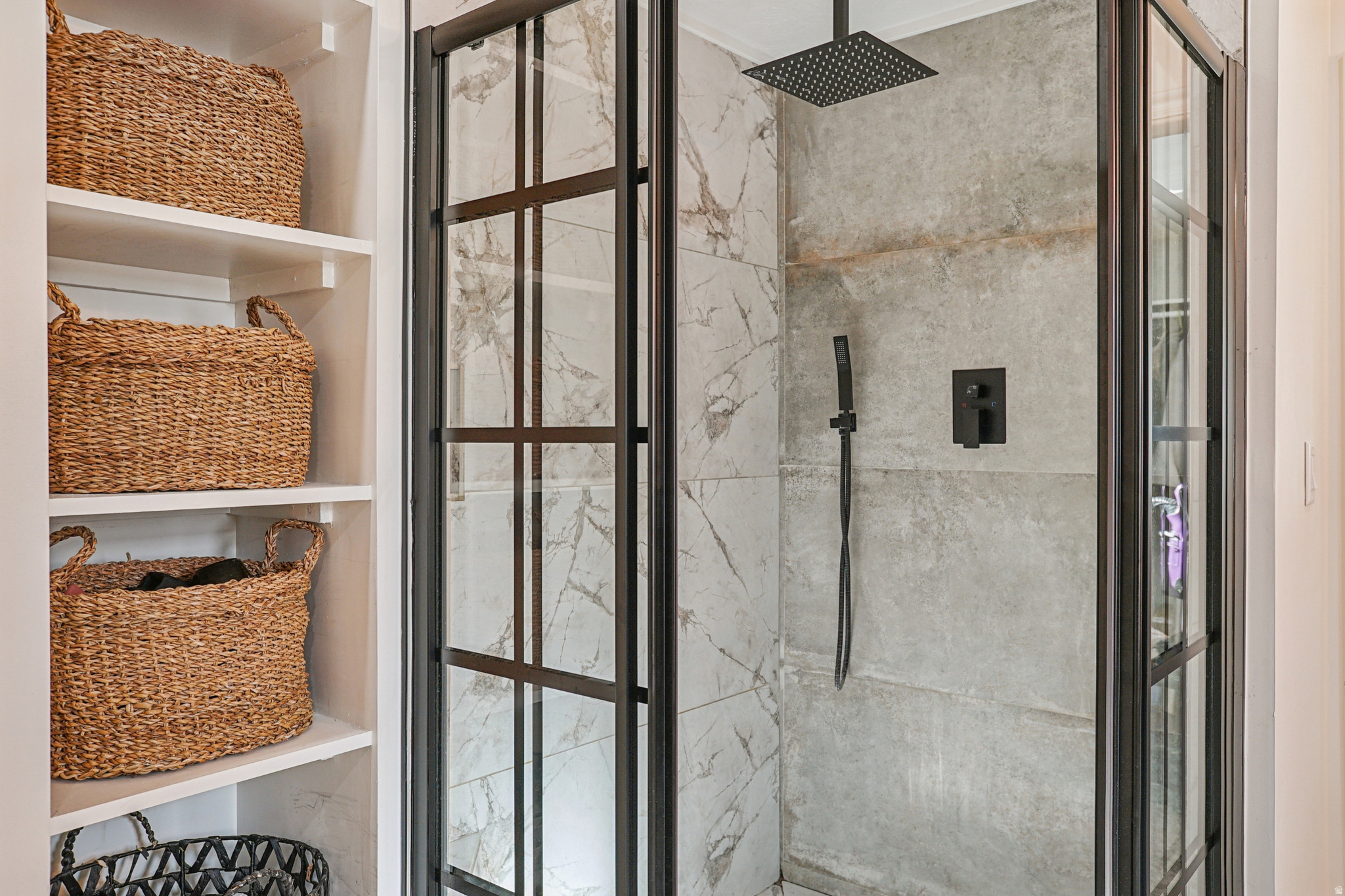 SPRING HOLLOW - Residential