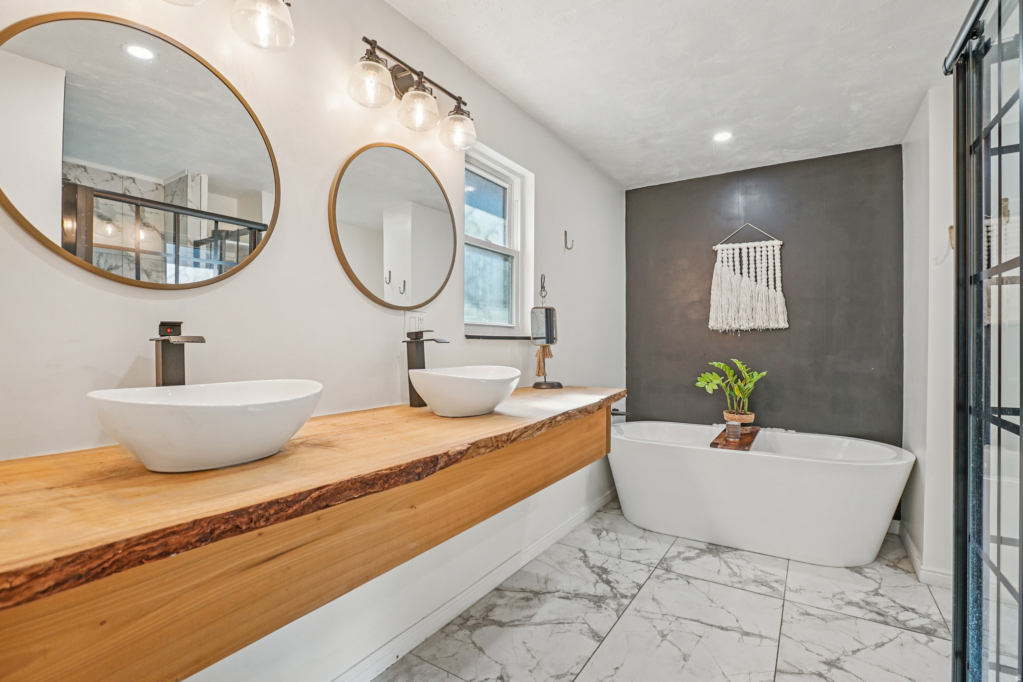 SPRING HOLLOW - Residential