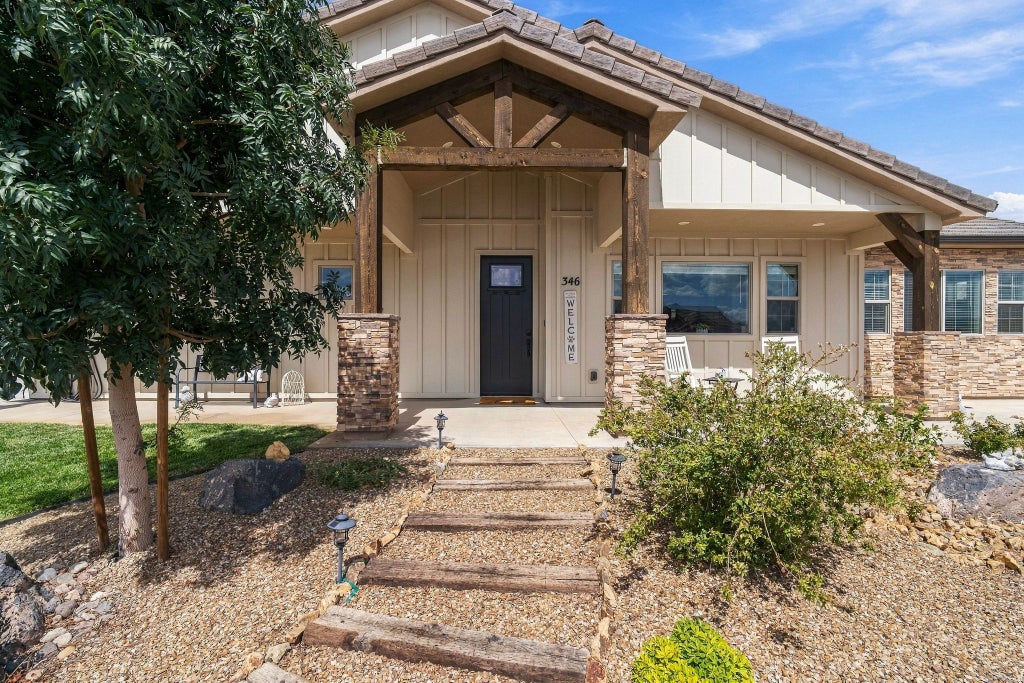 Photo of 346 W CENTER ST, Toquerville, UT 84774 (MLS # 2186670)