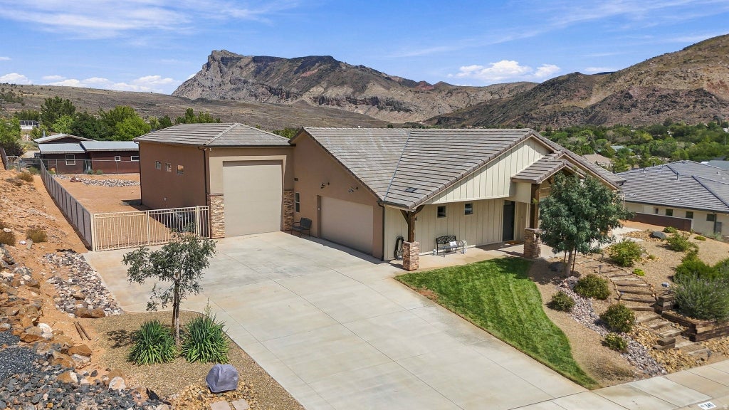 Photo of 346 W CENTER ST, Toquerville, UT 84774 (MLS # 2186670)