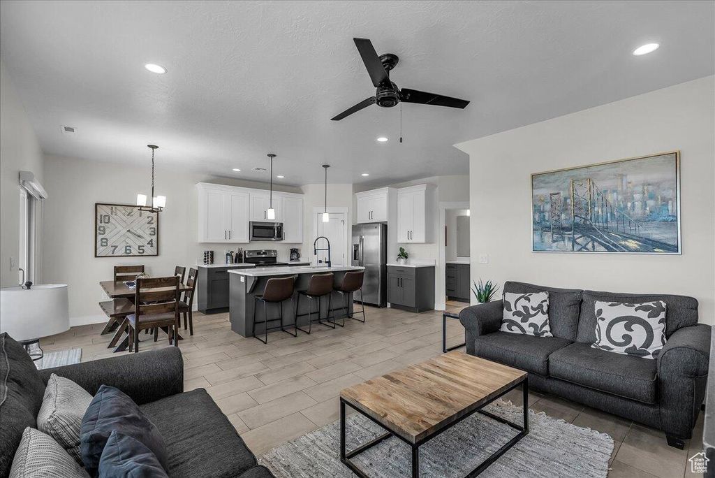 Photo of 542 N VENTURA LN, Washington, UT 84780 (MLS # 2119108)