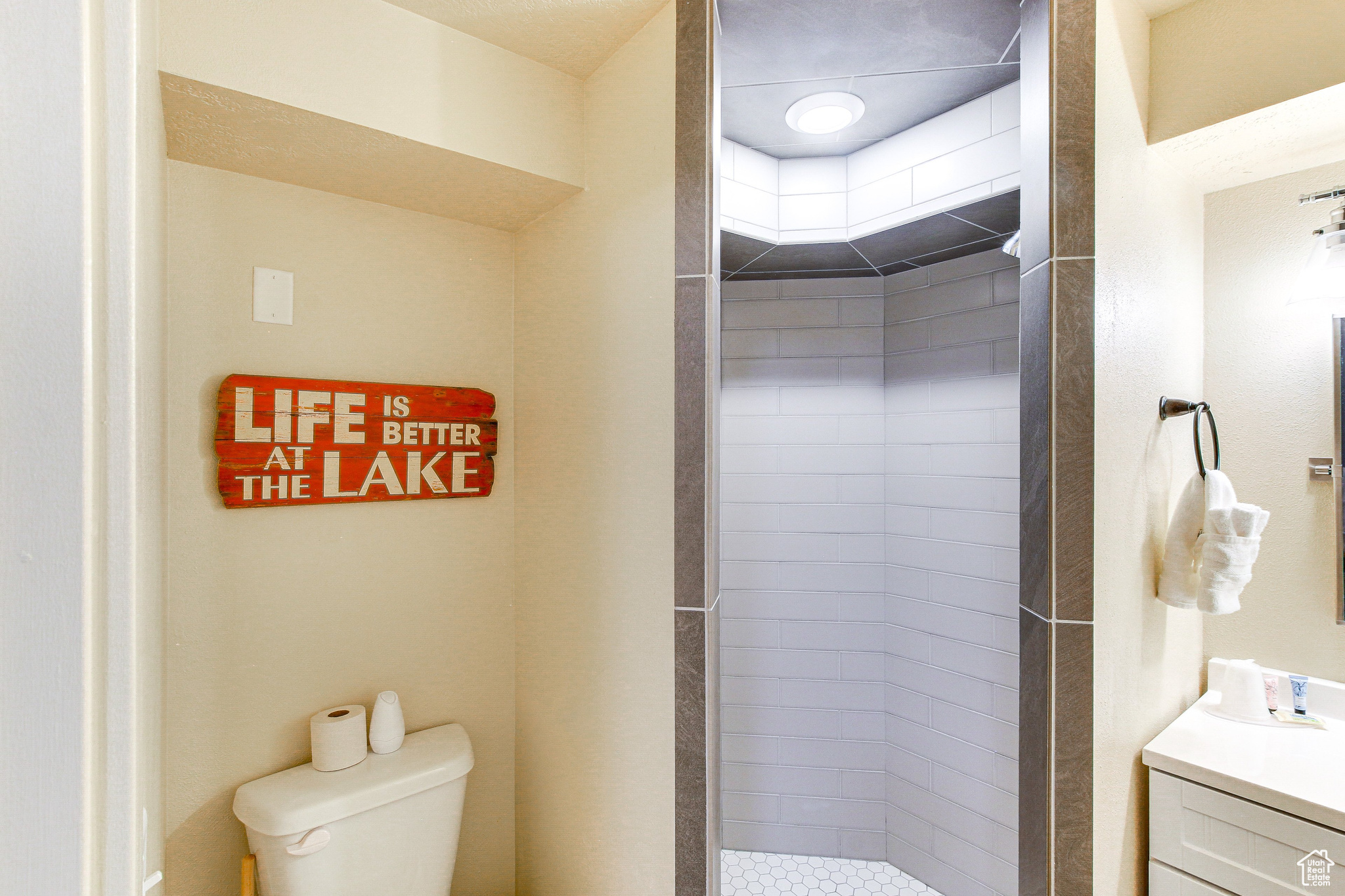 FOOTHILL ESTATE - Residential