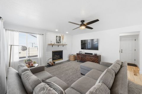 Tiny photo for 398 W 2660 N, Lehi, UT 84043 (MLS # 2137035)