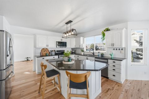 Tiny photo for 398 W 2660 N, Lehi, UT 84043 (MLS # 2137035)