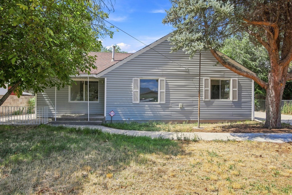 Photo of 1416 S CHEYENNE ST, Salt Lake City, UT 84104 (MLS # 2182343)