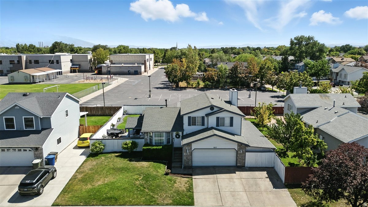 WESTPOINTE - Residential