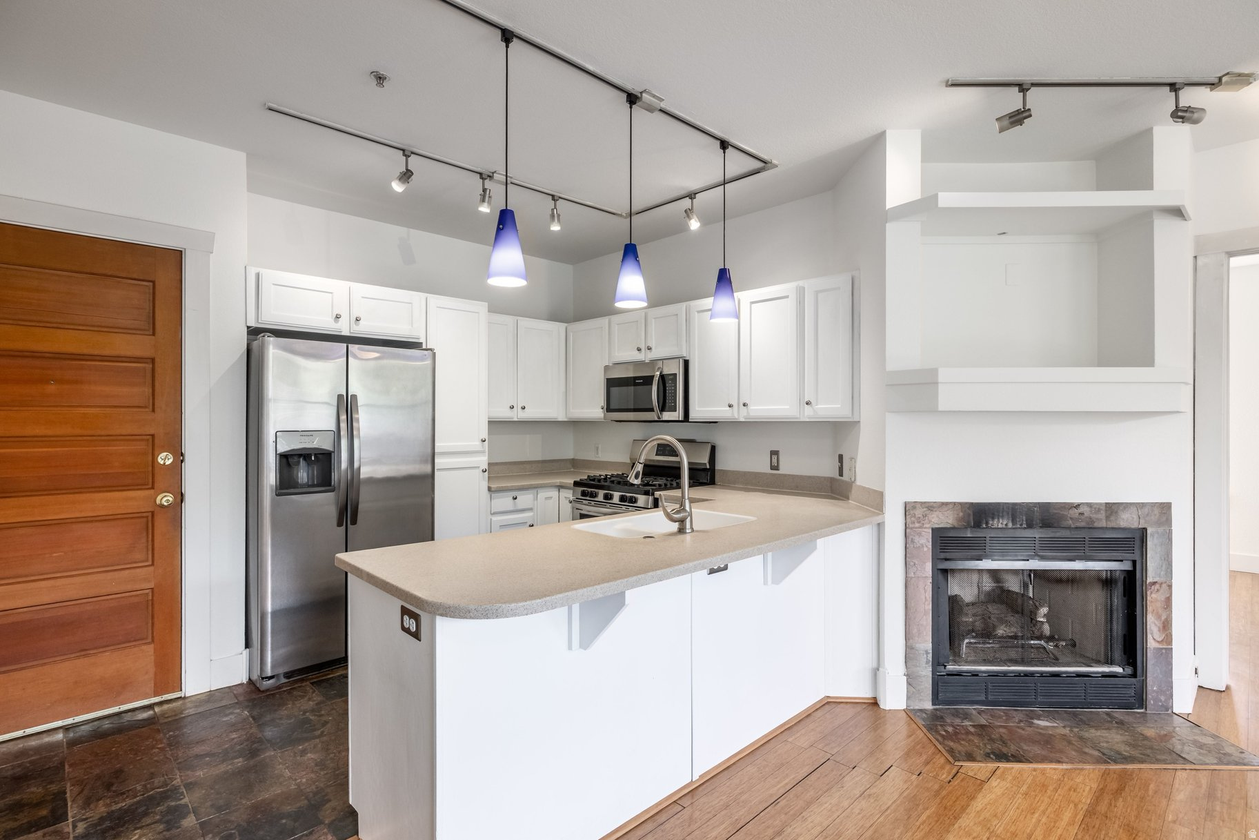 PINEBROOK POINTE CONDOMINIUMS - Residential
