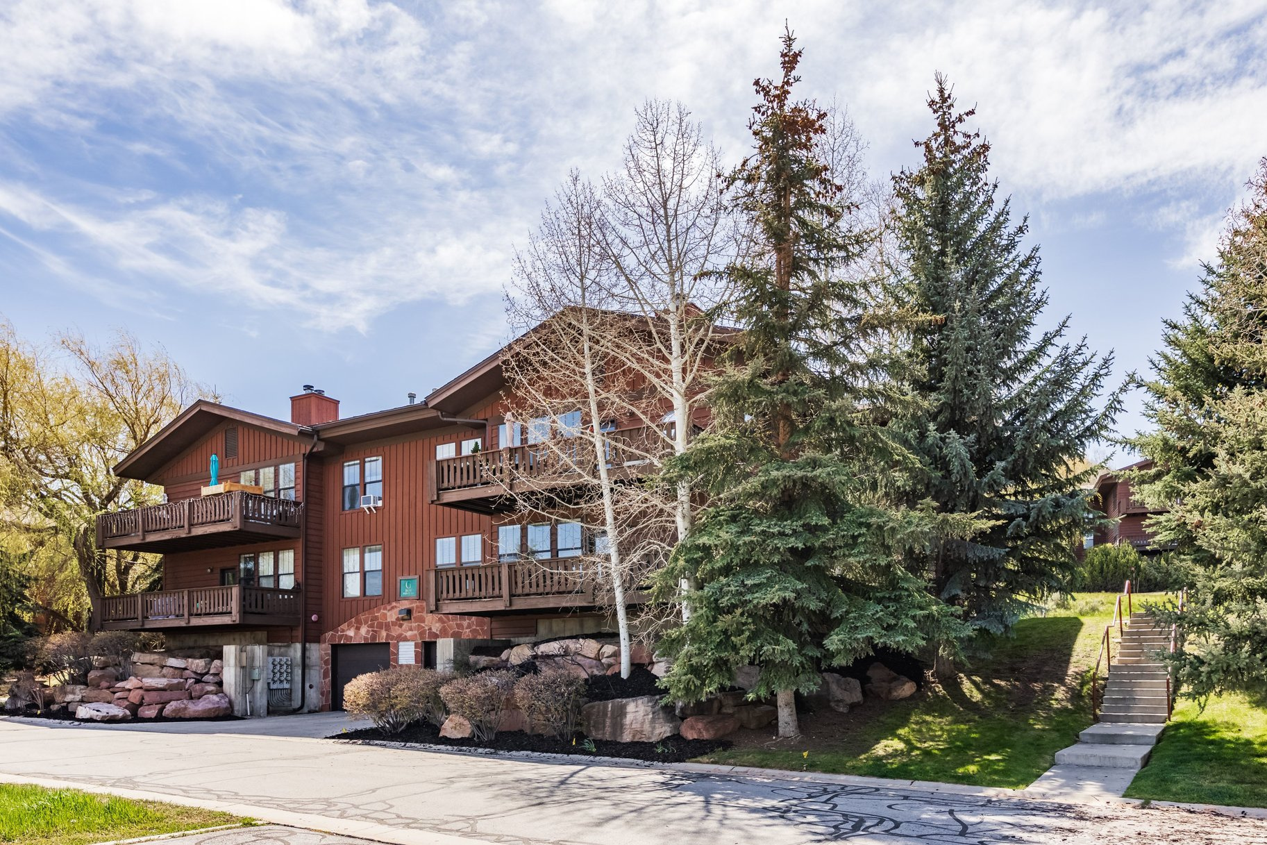 PINEBROOK POINTE CONDOMINIUMS - Residential