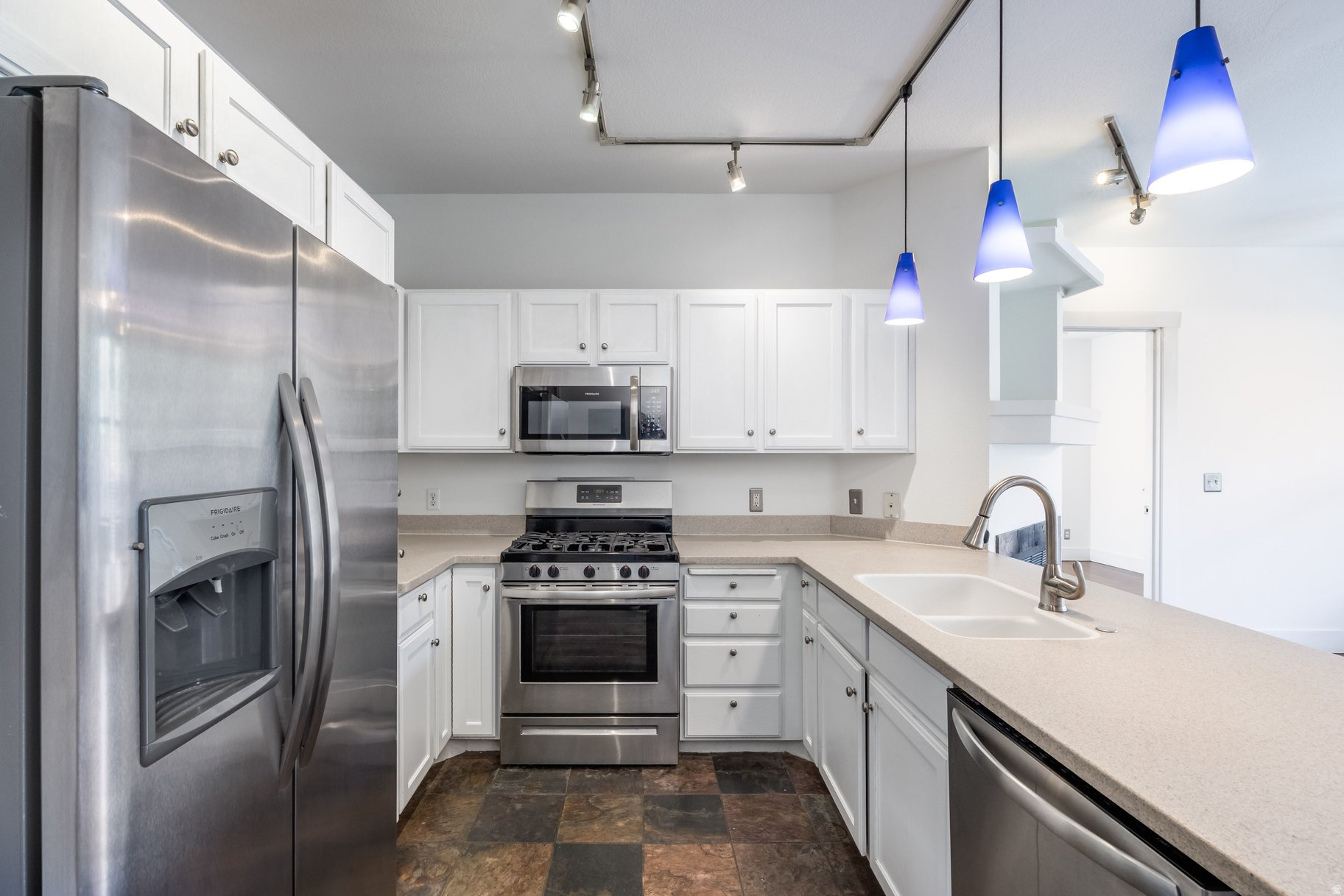 PINEBROOK POINTE CONDOMINIUMS - Residential