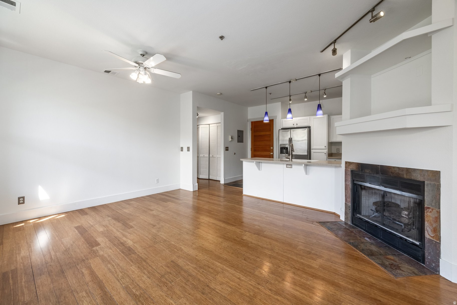 PINEBROOK POINTE CONDOMINIUMS - Residential