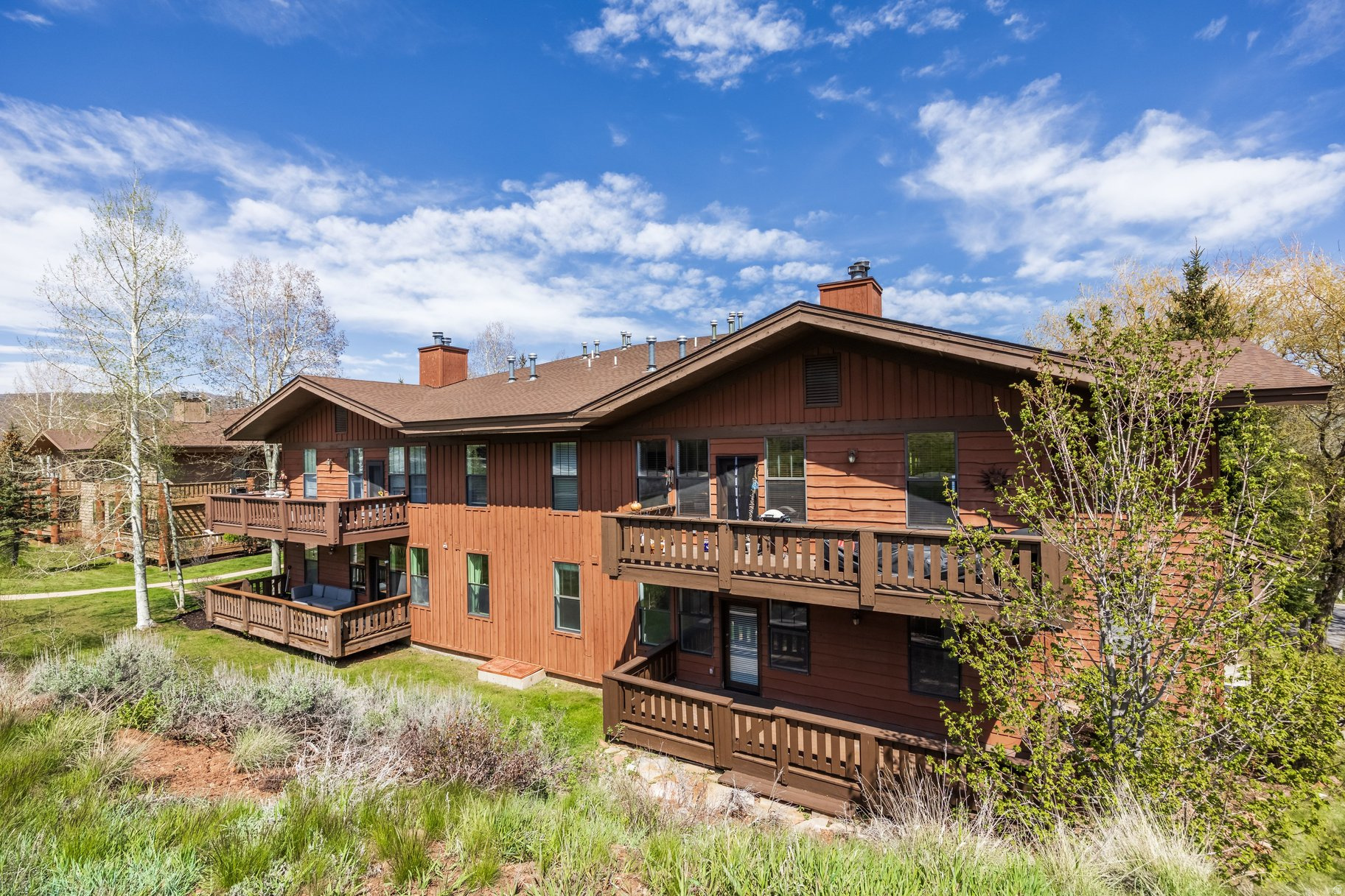 PINEBROOK POINTE CONDOMINIUMS - Residential