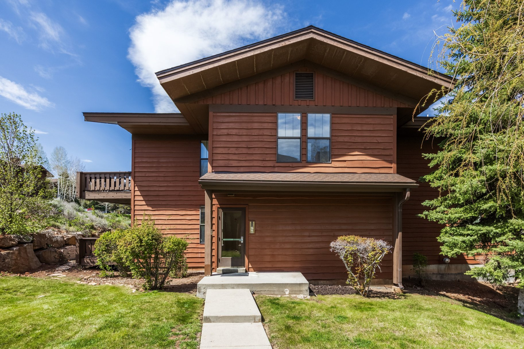 PINEBROOK POINTE CONDOMINIUMS - Residential