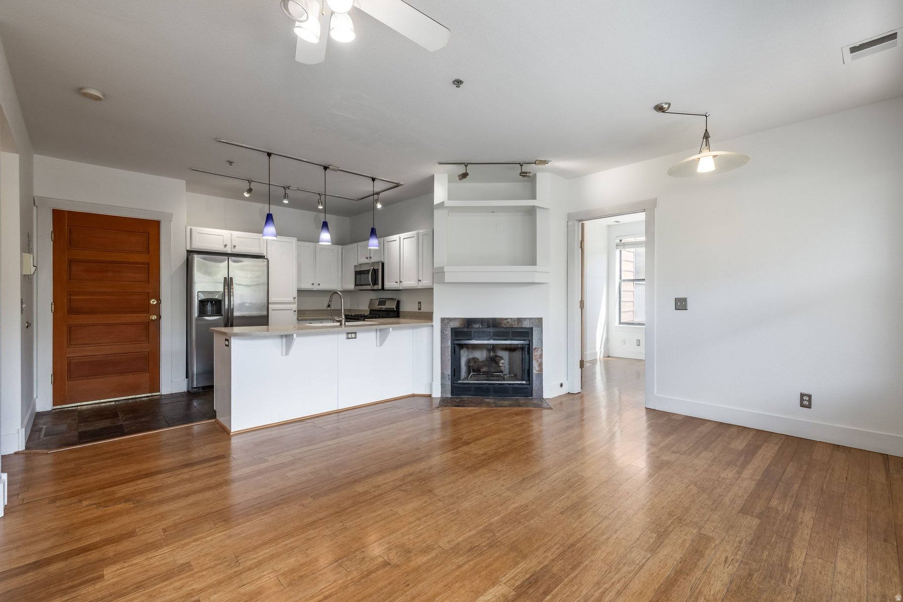 PINEBROOK POINTE CONDOMINIUMS - Residential