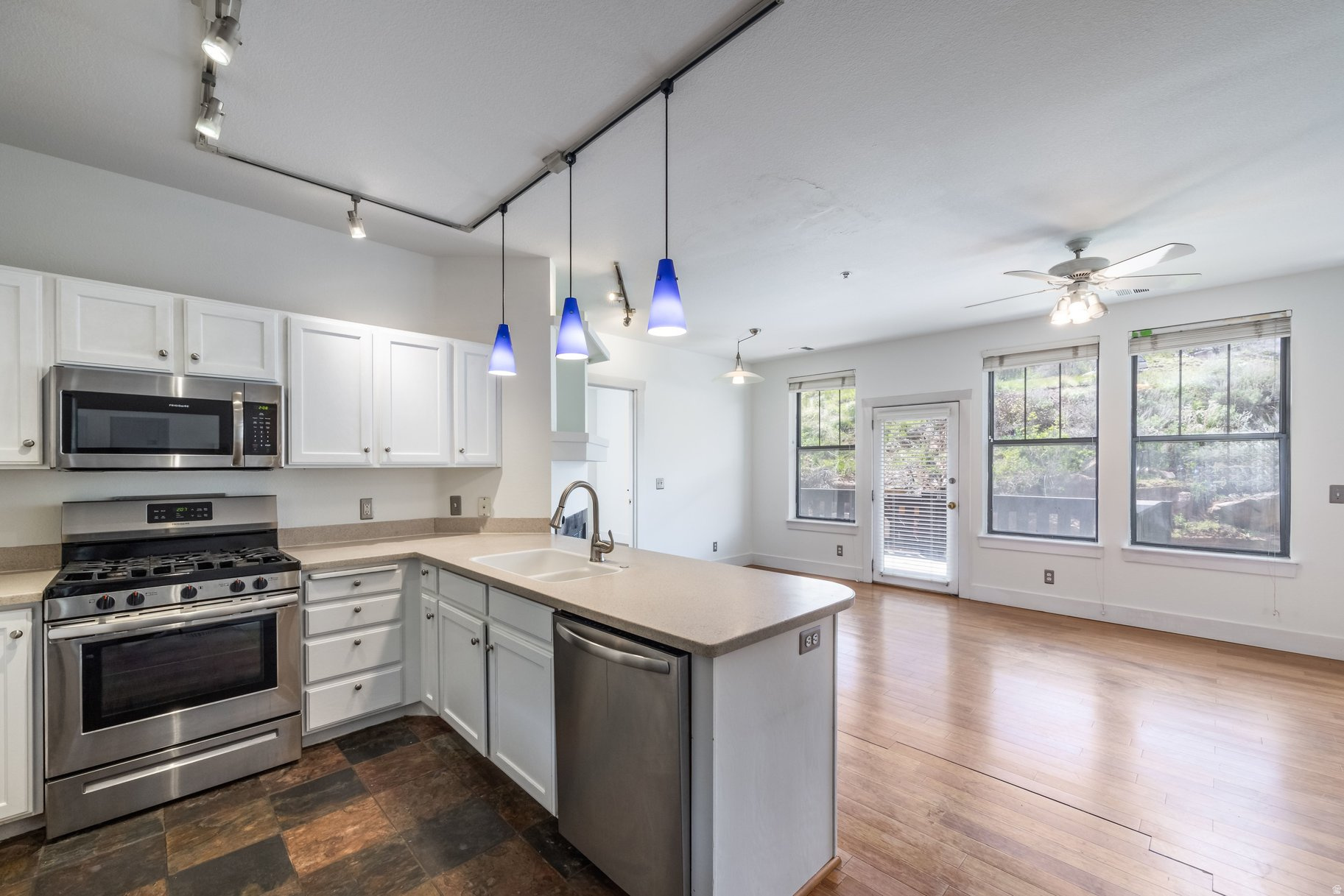PINEBROOK POINTE CONDOMINIUMS - Residential