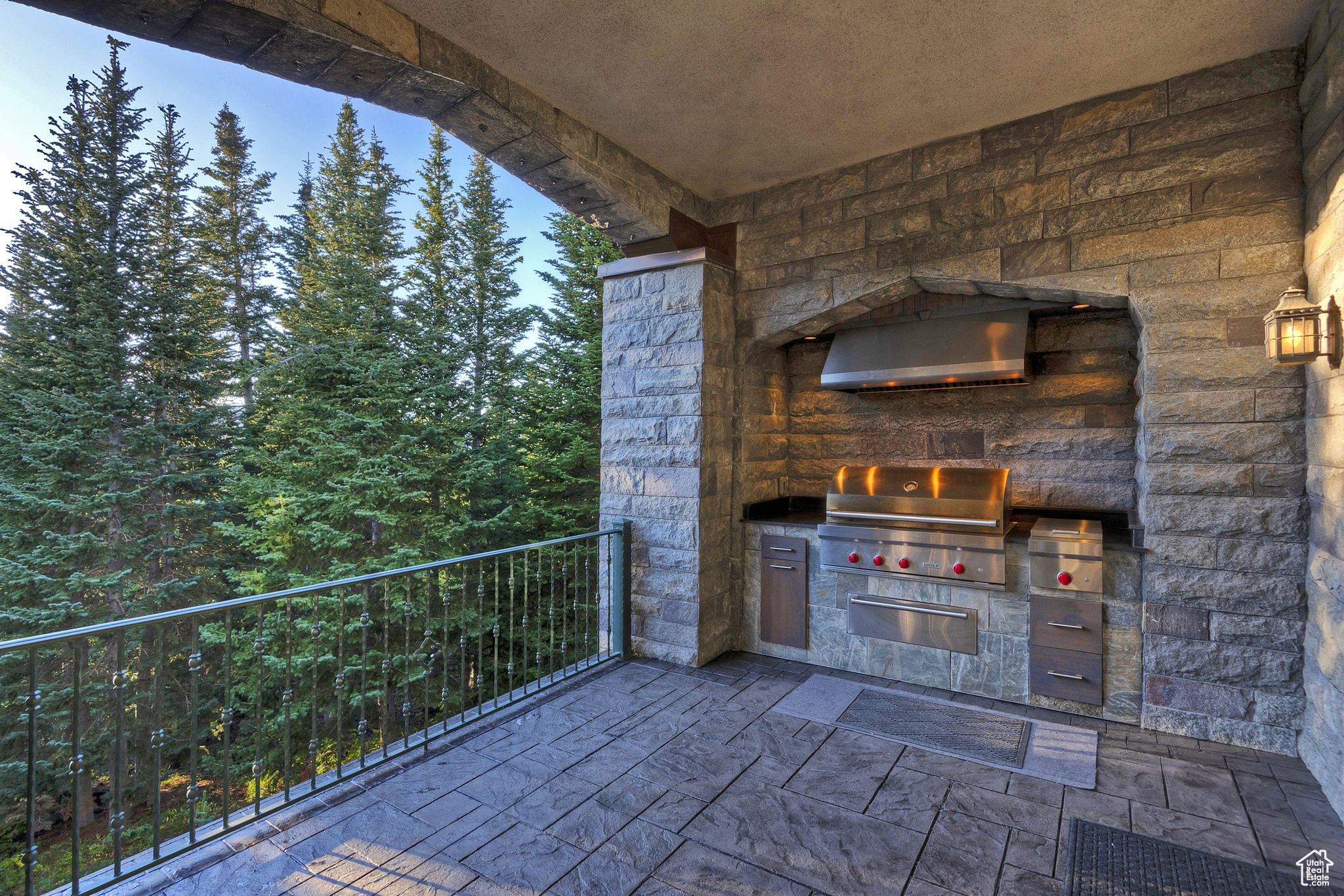 Park City, Utah 84060, United States, 5 Bedrooms Bedrooms, ,7 BathroomsBathrooms,Residential,Pending,138142