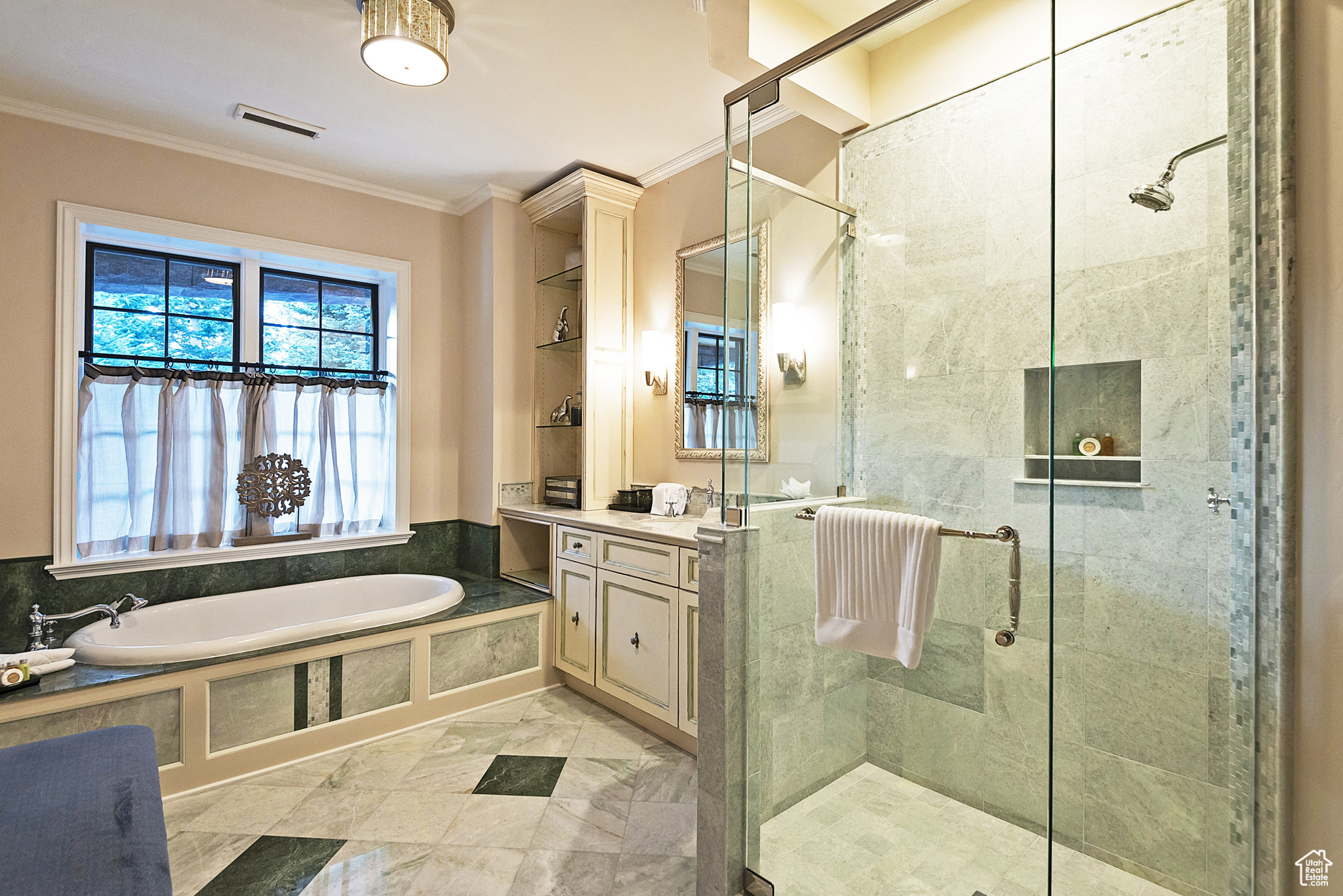 Park City, Utah 84060, United States, 5 Bedrooms Bedrooms, ,7 BathroomsBathrooms,Residential,Pending,138142