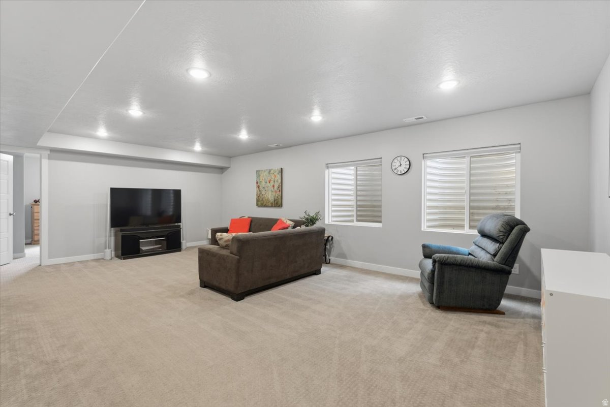 HOLBROOK FARMS - Residential Income