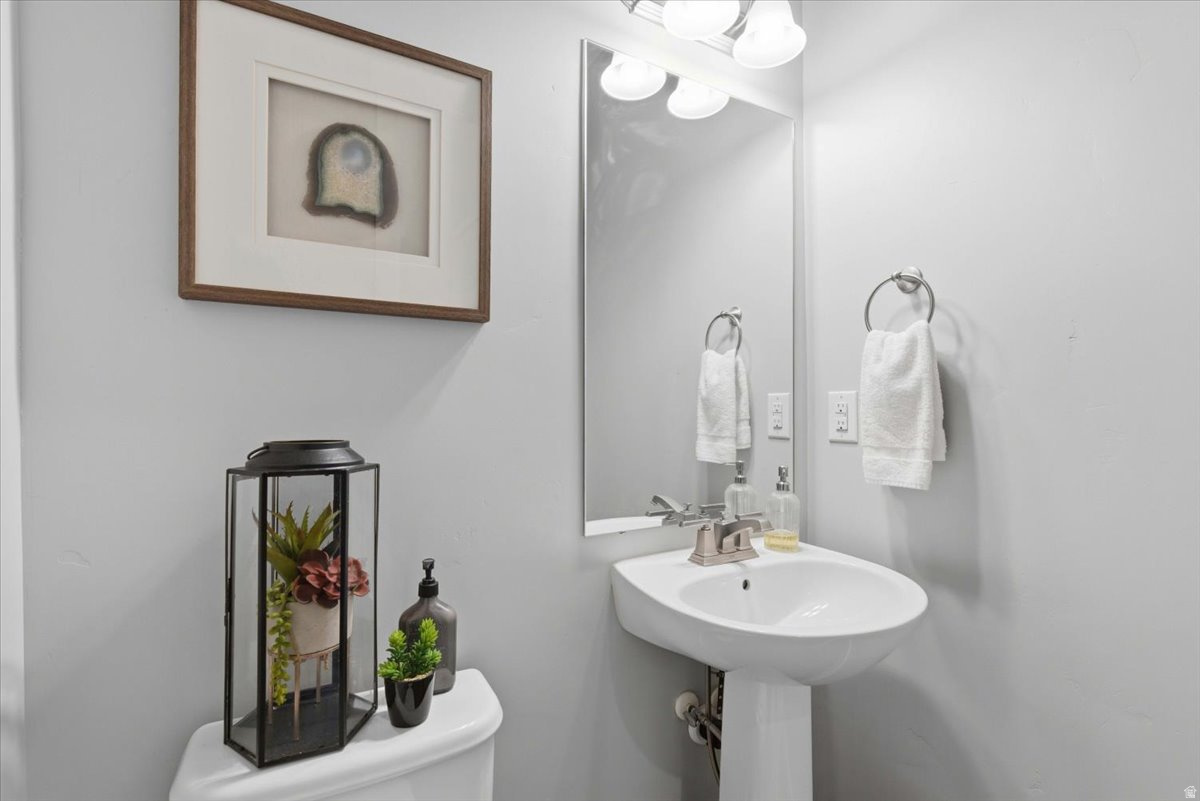 HOLBROOK FARMS - Residential Income