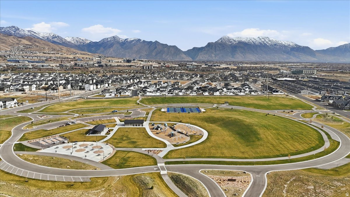 HOLBROOK FARMS - Residential Income