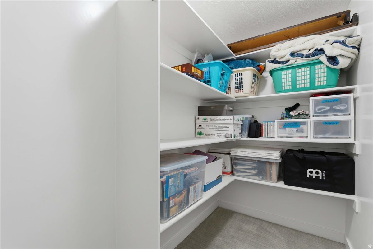 HOLBROOK FARMS - Residential Income